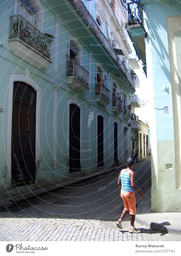 Havanna - Altstadt Kuba Mittelamerika Amerika Salsatänzer Haus Altbau Süden Südamerika Havana La Habana Vieja Kleine Antillen Mensch