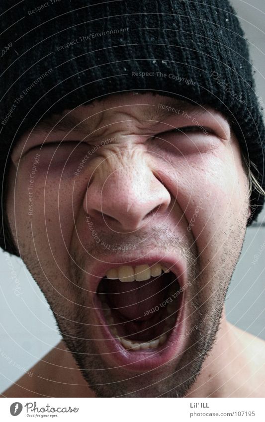 Ahhhhh! schreien laut Mütze unrasiert Bart Mann Porträt Wut Ärger Gesicht Mund