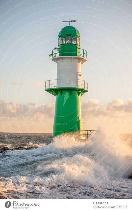 Leuchtturm im Sturm grün - ein lizenzfreies Stock Foto von Photocase