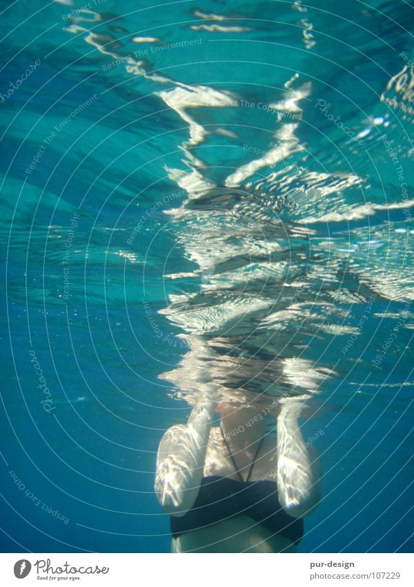 unterwasser7 Meer Wellen Schnorcheln tauchen Meerwasser Kreta Ferien & Urlaub & Reisen Bikini Frau Reflexion & Spiegelung Paleochora Wasser Unterwasseraufnahme