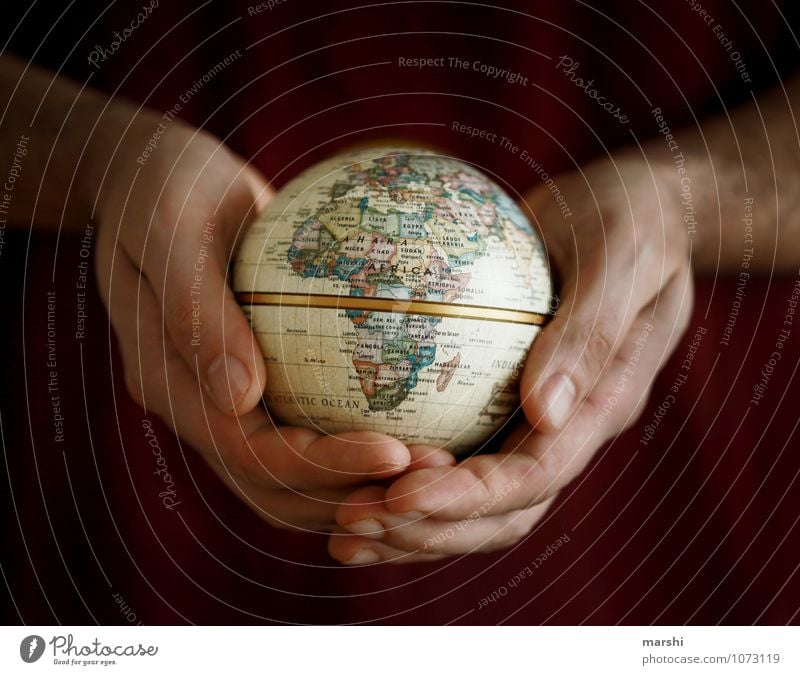 heal the world Mensch Umwelt Natur Erde Klima Zeichen Gefühle Stimmung Heilung Krieg Schutz Frieden Kontinente Reisefotografie Hand Bogenschütze Afrika rund