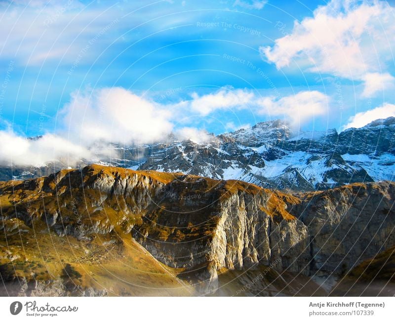 ... die Welt steht still Wolken ruhig Unendlichkeit Schweiz groß weiß fluffig abgelegen Alm kalt Außenaufnahme Berge u. Gebirge Himmel Ferne Natur Landschaft