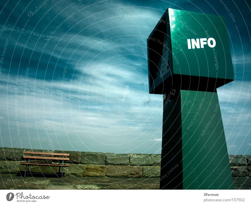 info02 Information ruhig trist Menschenleer Wolken grün Himmel blau Automat
