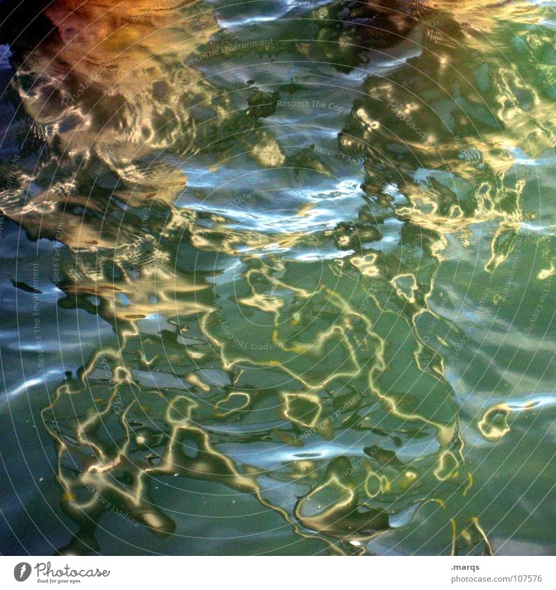 Lichtspielerei Farbfoto mehrfarbig abstrakt Strukturen & Formen Textfreiraum unten Reflexion & Spiegelung Sommer Wellen Wasser See nass blau gelb grün