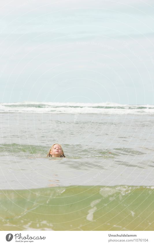 mermaid undercover Kind Mädchen Kindheit Kopf 3-8 Jahre Umwelt Natur Urelemente Wasser Wolken Sommer Wellen Meer Meerjungfrau Schwimmen & Baden Fröhlichkeit