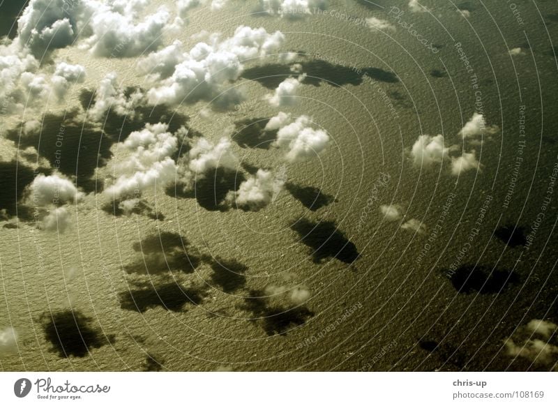 Über den Wolken 1 Aussicht Klimawandel Sonne Luft Horizont Panorama (Aussicht) Flugzeug weiß Meer Wellen Ozon Umweltverschmutzung Kondenswasser Atlantik Pazifik