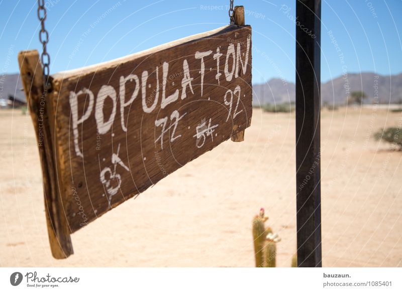 missverständnis | überbevölkerung. Ferien & Urlaub & Reisen Ferne Sommer Umwelt Natur Landschaft Sonne Namibia Afrika Dorf Stadtrand bevölkert überbevölkert
