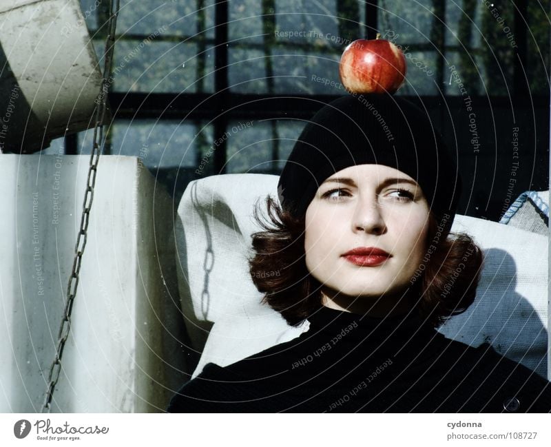 All about Eve IV Herbst Jahreszeiten Frau Industriegelände schön Beautyfotografie Porträt entdecken Ernährung Symbole & Metaphern Versuch geheimnisvoll