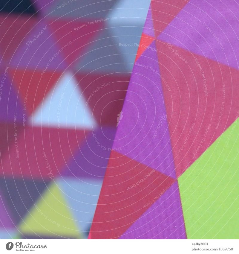 Ecken und Kanten... Dekoration & Verzierung Ornament ästhetisch eckig verrückt violett rosa Kunst Dreieck Muster Reflexion & Spiegelung Design Geometrie
