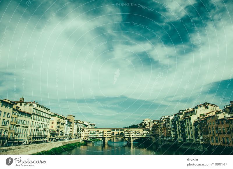 Ponte Vecchio [4] Ferien & Urlaub & Reisen Tourismus Sightseeing Städtereise Sommer Sommerurlaub Wasser Himmel Wolken Sonnenlicht Schönes Wetter Fluss Arno