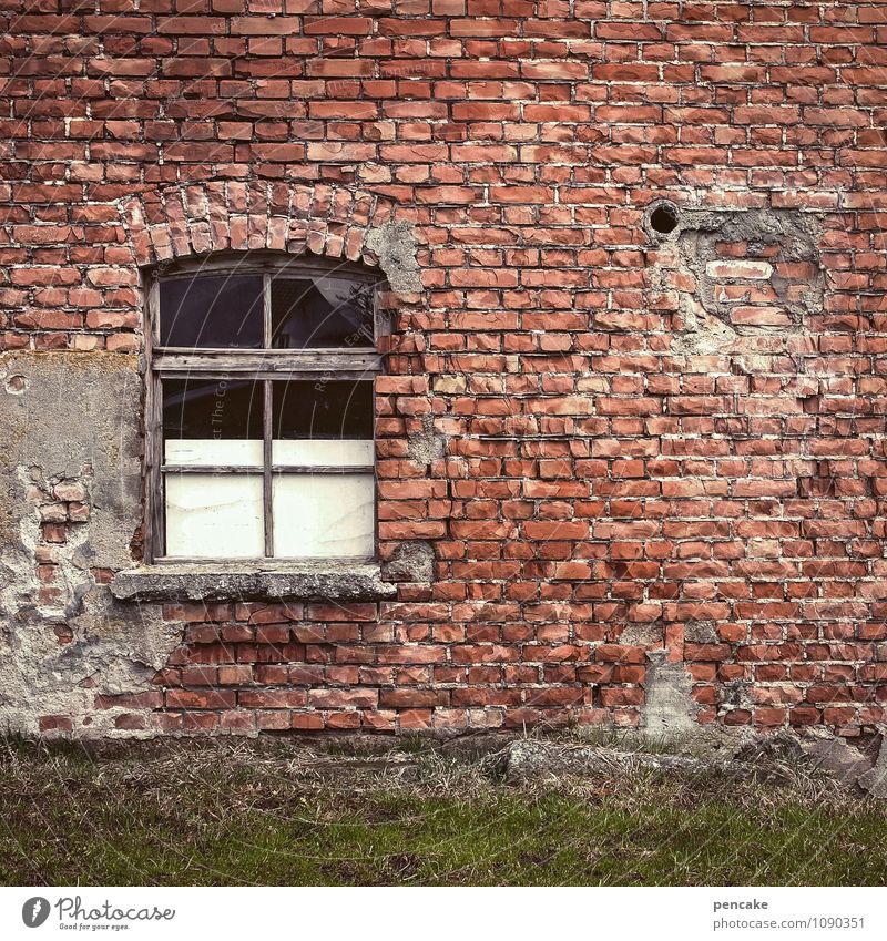 spion Dorf Haus Hütte Gebäude Fassade Fenster Türspion bauen gebrauchen beobachten Angst anstrengen Hoffnung einzigartig sparsam Verfall Vergangenheit