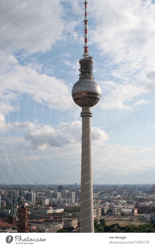 Ausblick vom Park Inn auf den Fernsehturm Alexanderplatz Berlin Berliner Fernsehturm Wahrzeichen Turm Berlin-Mitte Himmel Denkmal Hauptstadt Stadt