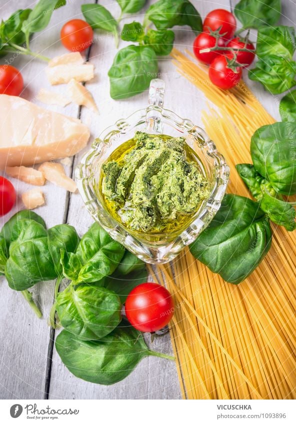 Bsilikum Pesto mit Spaghetti und Tomaten Lebensmittel Käse Frucht Kräuter & Gewürze Öl Ernährung Mittagessen Festessen Bioprodukte Vegetarische Ernährung Diät