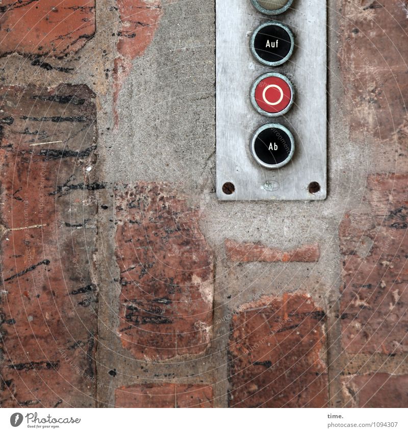 HMV | Technik, die begeistert Technik & Technologie Schalter Schalterleiste Knöpfe Mauer Wand Backstein Backsteinwand Putz historisch nachhaltig Stadt Design