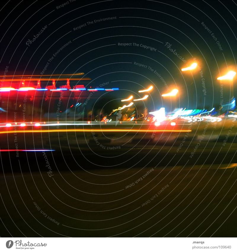 Emergency in Dubai Nacht dunkel Langzeitbelichtung Alarm Notarzt Unfall Notfall Notsituation Geschwindigkeit Wagen Aktion Öffentlicher Dienst Angst Panik Abend