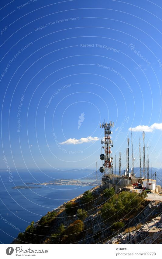 Radiation Summit 2 Griechenland trist Antenne Elektrisches Gerät Funktechnik Fernsehen rot weiß Physik Sommer heiß Meer Wasserfahrzeug Wolken Ferne erhaben
