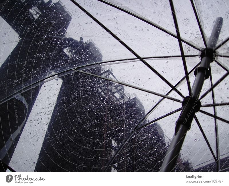 Durchsichtig trüb Industriekultur Zeche 'Zollverein' grau durchsichtig Regenschirm historisch Vergänglichkeit Umbrella Gestänge Wetter PVC Metall