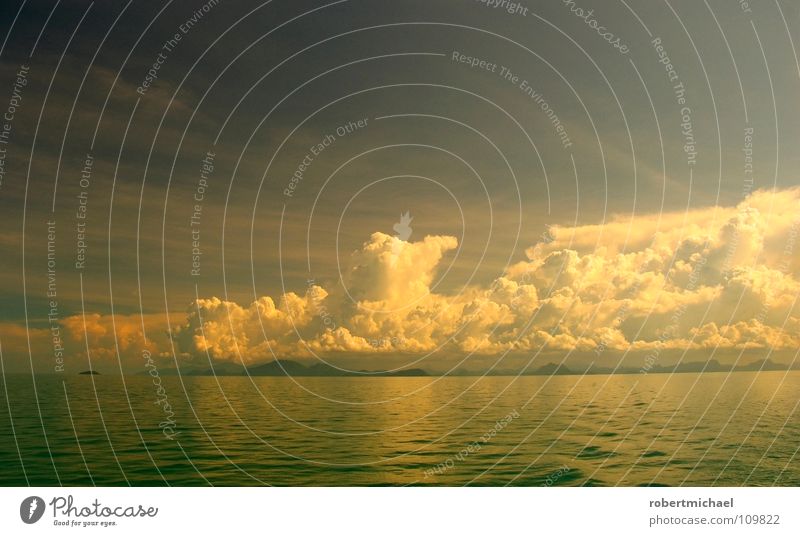 wolkenmeer Physik Thailand See Teich Wolken Himmel Altokumulus floccus Meer horizontal Horizont Wasserfahrzeug nass feucht gelb grün Beginn kommen