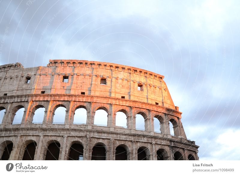 kolosseum Ferien & Urlaub & Reisen Tourismus Ausflug Sightseeing Städtereise Architektur Rom Italien Stadt Altstadt Bauwerk Sehenswürdigkeit Kolosseum