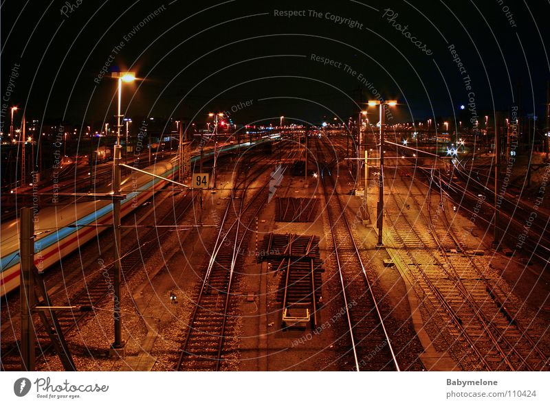 Auf dem Weg nach Nirgendwo Nacht Eisenbahn Basel Verkehr Gleise Langzeitbelichtung dunkel Geschwindigkeit Nachtzug Ankunft Ferien & Urlaub & Reisen fahren