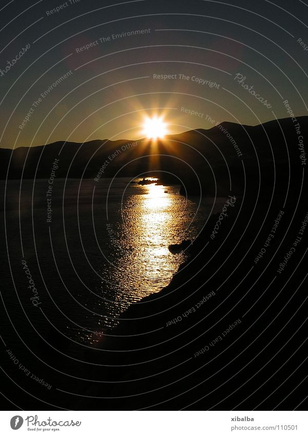 Griechischer Inselsonnenuntergang Sonnenuntergang Meer Paros Reflexion & Spiegelung Küste gelb Dämmerung Griechenland Himmelskörper & Weltall Sommer