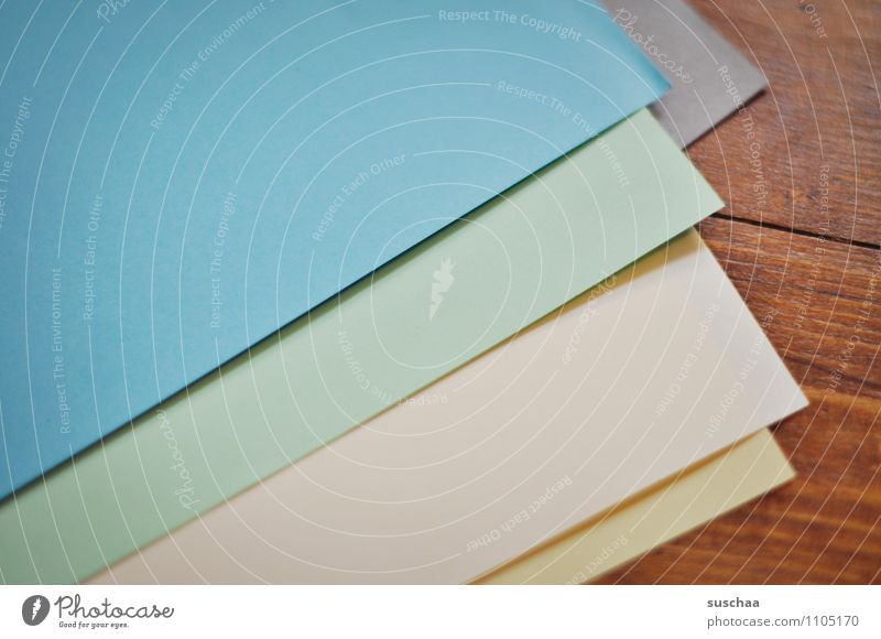 papier Papier Buntpapier Bastelmaterial Seiten mehrfarbig gerade Linien Holzfußboden leer