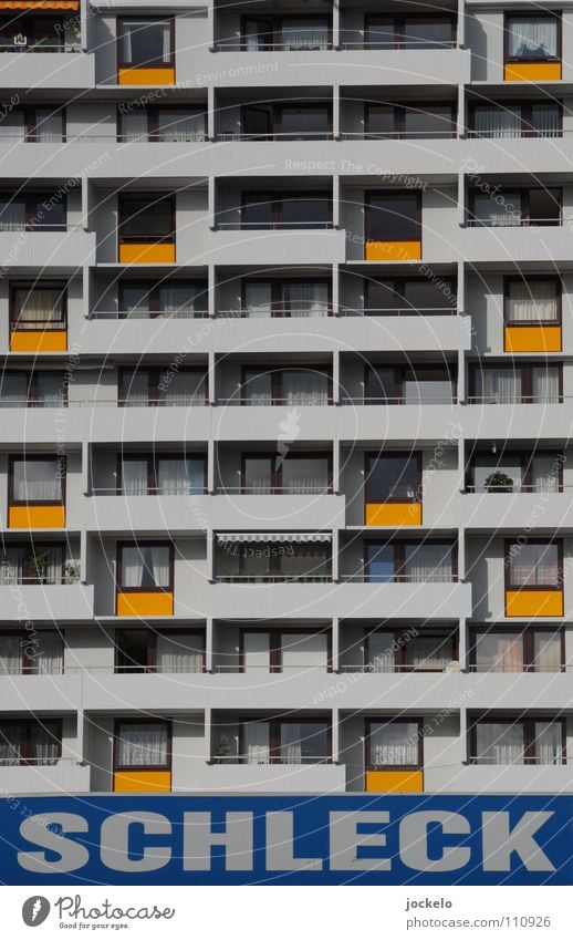 Lecker Beton II Hochhaus Balkon lecker Stuttgart grau Siebziger Jahre Aussicht Werbung Langeweile trist jomam Schleck blau Plattenbau Paradies Bunker orange