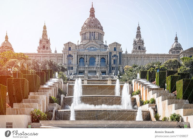 National Museum Barcelona Lifestyle Reichtum Stil Design harmonisch Ferien & Urlaub & Reisen Tourismus Städtereise Sommerurlaub Architektur Wasser