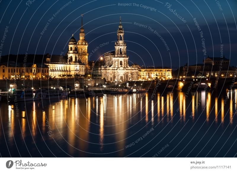 Gold und Silber Ferien & Urlaub & Reisen Tourismus Ausflug Sightseeing Städtereise Nachtleben Beleuchtung Himmel Nachthimmel Fluss Elbe Dresden Sachsen