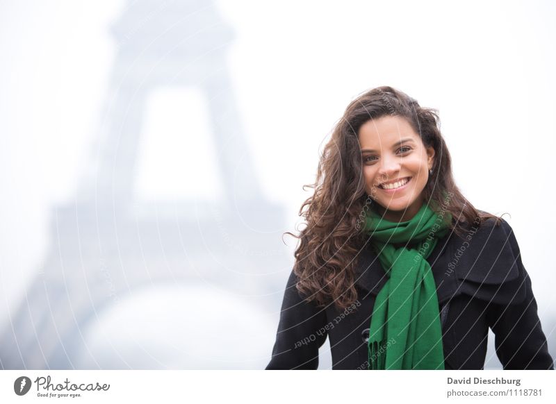 Der Traum von Paris Ferien & Urlaub & Reisen Tourismus Sightseeing Städtereise feminin Frau Erwachsene Körper Kopf Gesicht 1 Mensch 18-30 Jahre Jugendliche