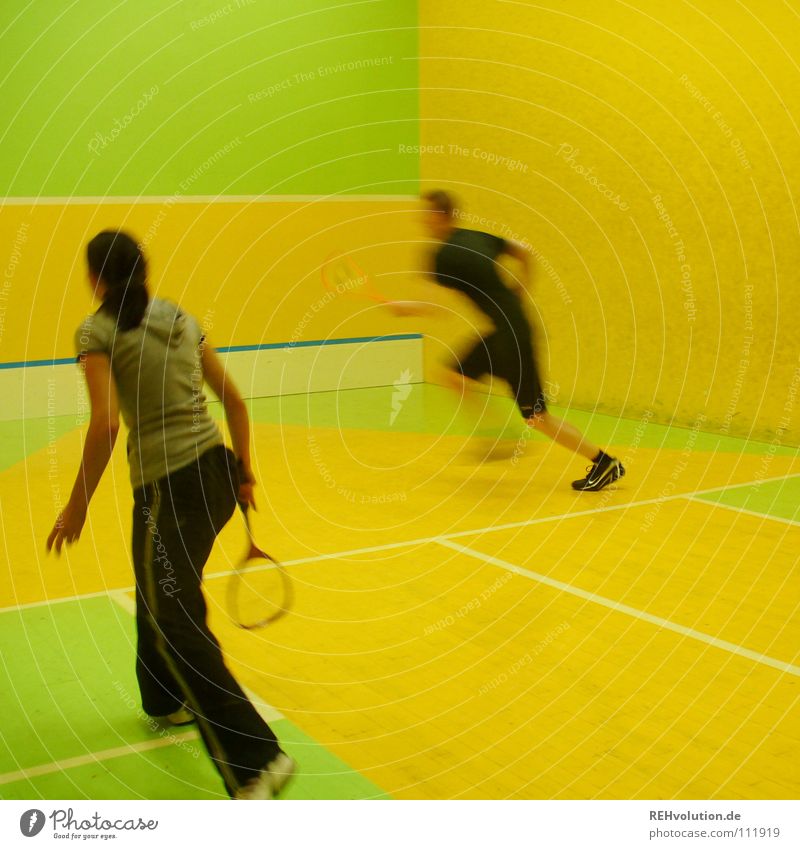 mach was! Squash Spielen 100 Meter Lauf Bewegungsunschärfe Aktion Gesundheit springen Geschwindigkeit schlagen Sportveranstaltung Niederlage Mobilität