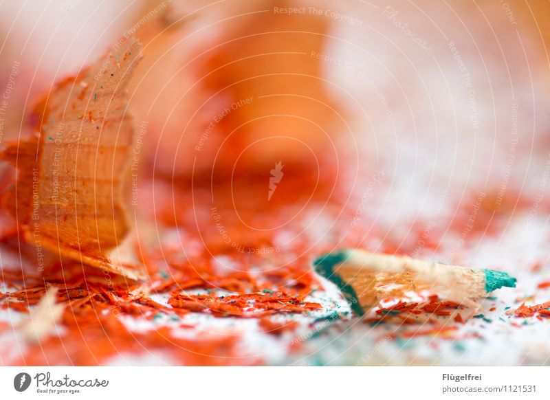 Farbsplitter Kunst zeichnen Farbstift orange türkis Papier Kreativität Holz Strukturen & Formen unordentlich dreckig Anspitzer Schreibwaren Farbfoto