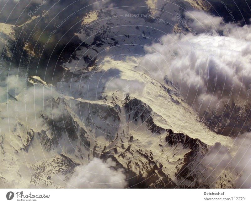Höhenflug Flugzeug Wolken Luft Vogelperspektive Gipfel Berge u. Gebirge Deutschland Erde oben fliegen Luftverkehr Schnee