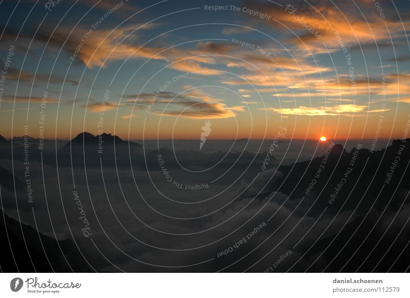 keine Angst, sie kommt wieder, die Sonne Licht Horizont Sonnenuntergang Cirrus Schweiz Berner Oberland wandern Bergsteigen Freizeit & Hobby Ausdauer weiß Wolken