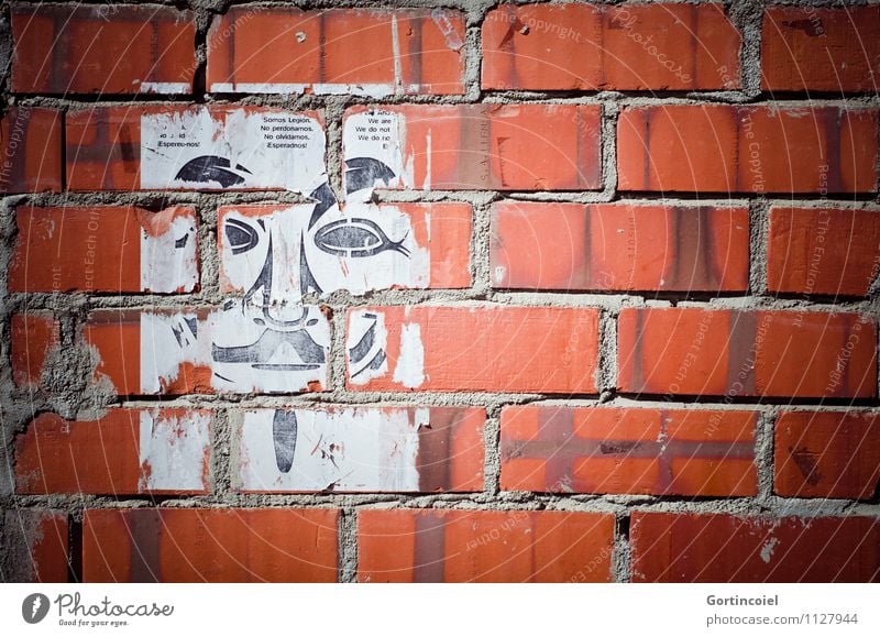 V Stadt Gebäude Mauer Wand Zusammensein Backsteinwand Plakat Revolution Filmfigur rebellieren Demonstration Aufstand Werbebranche Information