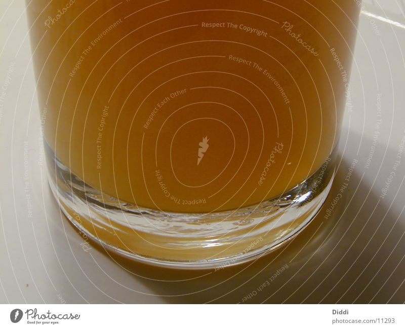O-Saft Ernährung Glas Detailaufnahme Nahaufnahme rund Menschenleer Textfreiraum 1 trüb Schatten Reflexion & Spiegelung Farbfoto