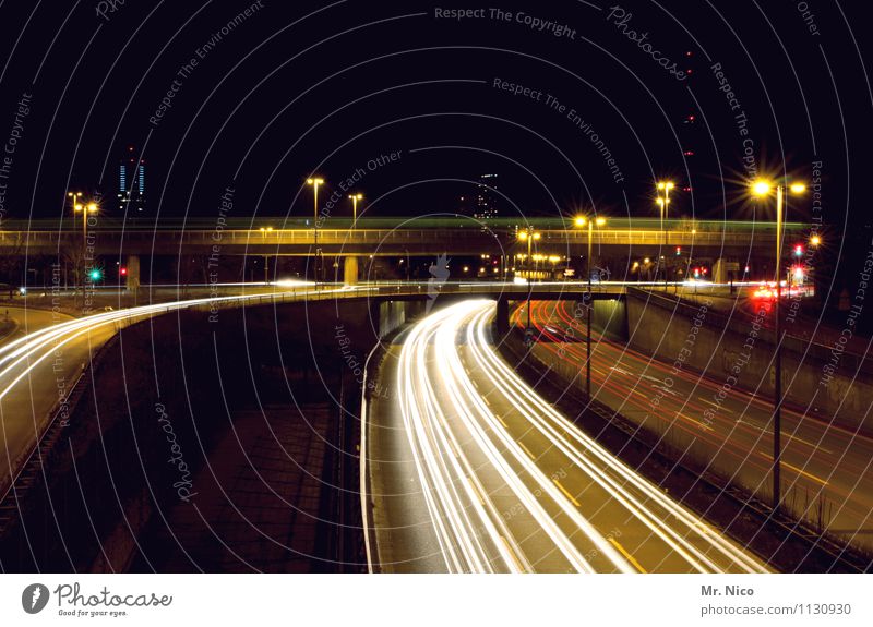 stadtrundfahrt Freizeit & Hobby Stadt Verkehr Verkehrswege Berufsverkehr Straßenverkehr Autofahren Brücke dunkel gelb schwarz Nachthimmel Rücklicht
