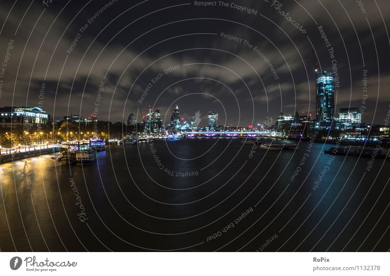 London Ferien & Urlaub & Reisen Tourismus Sightseeing Städtereise Nachtleben Fortschritt Zukunft Energiewirtschaft Architektur Landschaft Wasser Himmel Wolken