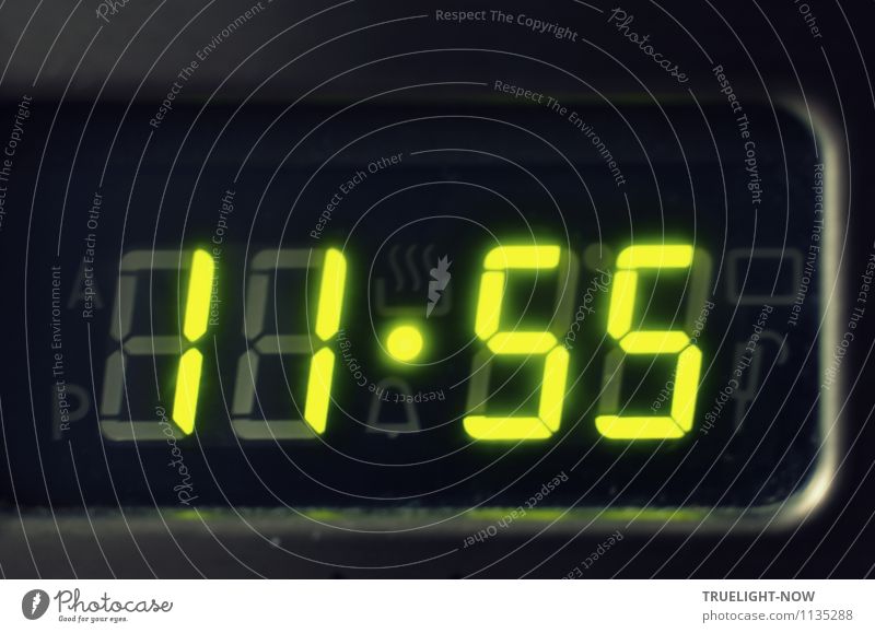 Fünf vor Zwölf... Messinstrument Uhr Fortschritt Zukunft High-Tech Herd & Backofen Glas Metall Zeichen Ziffern & Zahlen "Zeit Uhr" Digitaluhr grün schwarz