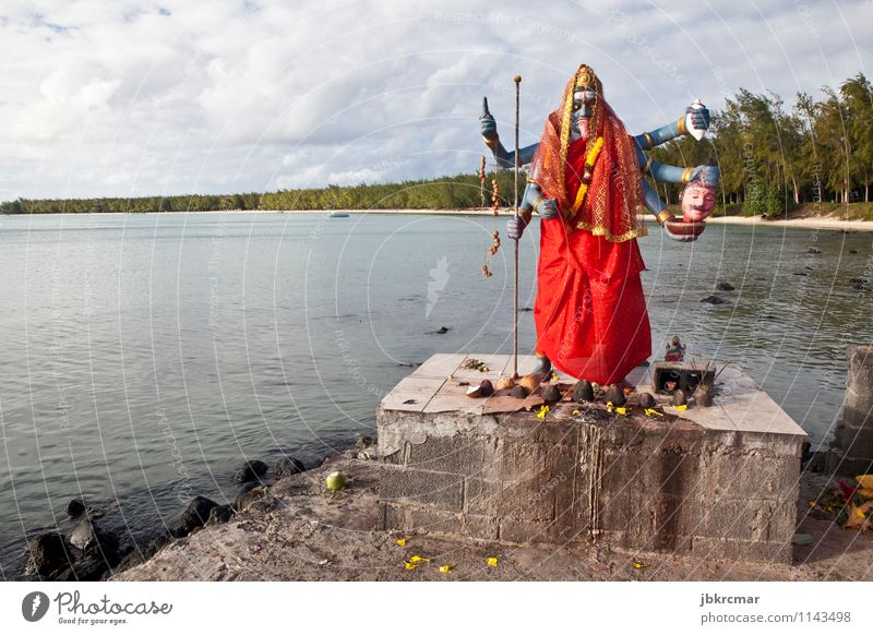 Statue von indischer Gottheit Kali in Mauritius Sightseeing Meer Insel Kunst Skulptur Religion & Glaube Farbfoto mehrfarbig Außenaufnahme Menschenleer