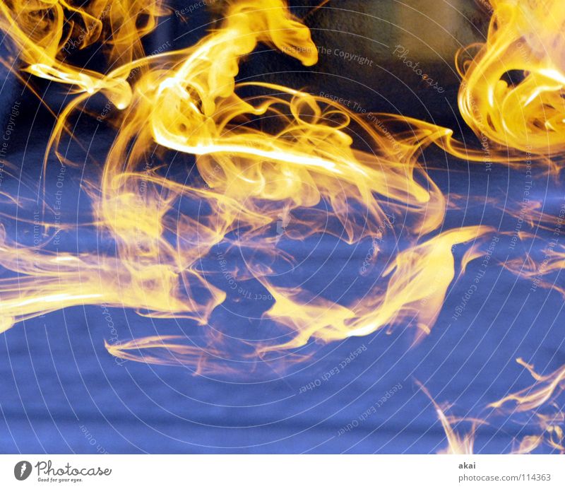 Feurio! gelb rot Dekoration & Verzierung heiß Physik Angst Panik Langzeitbelichtung Kraft Brand Flamme blau Gas Erdöl entflammbar Wärme