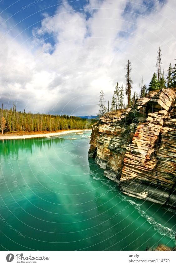 Turquoise türkis See faszinierend beeindruckend Kanada Nationalpark Einsamkeit atmen Luft Herbst Berge u. Gebirge blau Klarheit Wasser Natur Felsen schroff