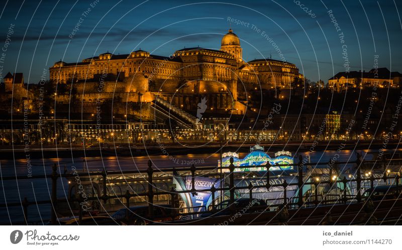 Burgpalast in Budapest Lifestyle Ferien & Urlaub & Reisen Tourismus Sightseeing Städtereise Kreuzfahrt Nachtleben Ungarn Europa Stadt Hauptstadt Stadtzentrum
