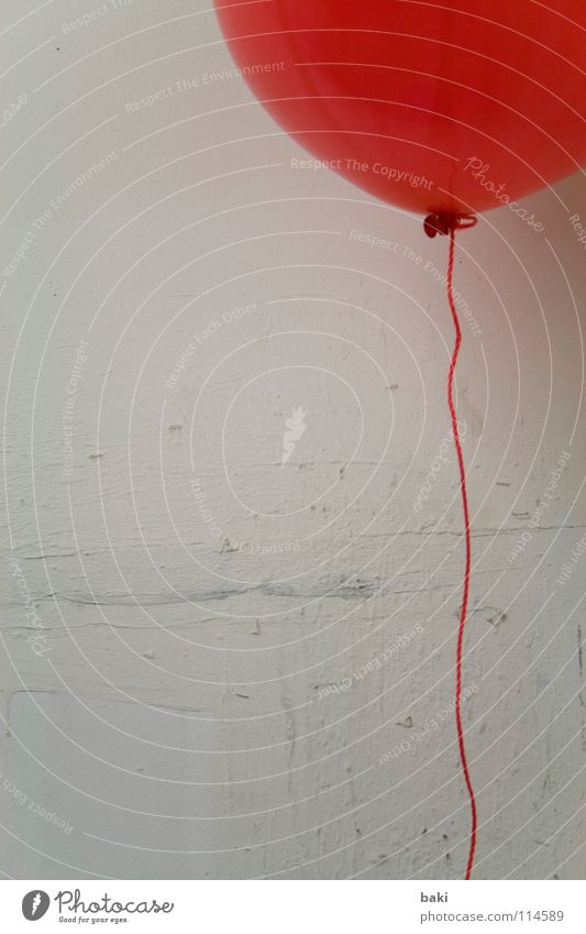 ROT & Helium Luftballon rot aufsteigen fliegend Schnur Wand Kunst Kunsthandwerk mehrfarbig