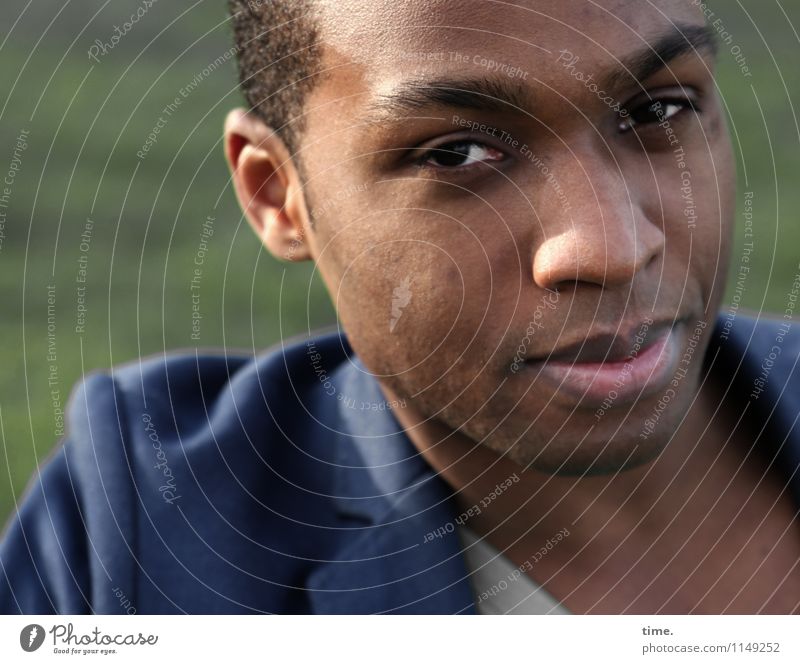 Maurice maskulin Junger Mann Jugendliche 1 Mensch T-Shirt Jacke brünett kurzhaarig beobachten Denken Blick warten schön selbstbewußt Wachsamkeit geduldig ruhig