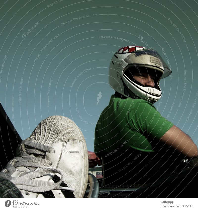 männersachen Go-Kart fahren Freizeit & Hobby Rennsport Männersache Sportveranstaltung Helm Motorradhelm Geschwindigkeit Fairness unfair Erfolg Verlierer Mann