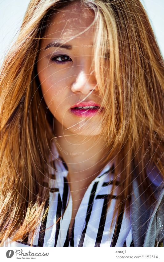 stripes feminin Junge Frau Jugendliche Haare & Frisuren Gesicht 1 Mensch 18-30 Jahre Erwachsene schön Asiate Farbfoto Außenaufnahme Tag Schwache Tiefenschärfe