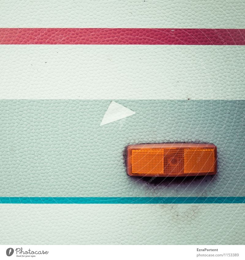Blinker rechts Fahrzeug Wohnmobil Wohnwagen Kunststoff Zeichen Linie Streifen ästhetisch dreckig hässlich hell retro blau grau orange rot weiß Design Farbe
