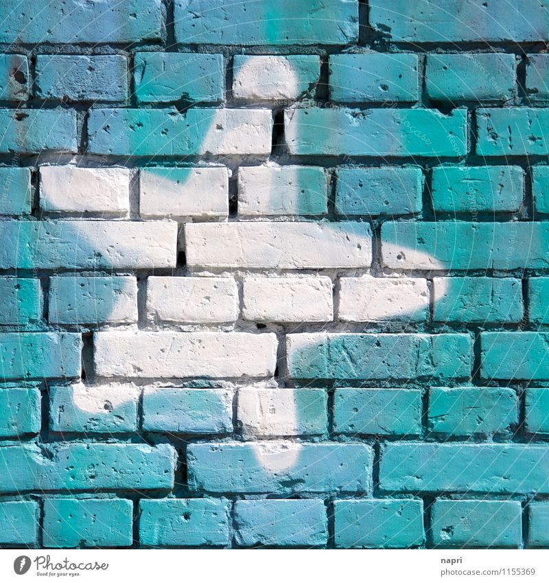 reach out to / Mauersprache I Straßenkunst Wand Zeichen Graffiti Stern (Symbol) Glück Kommunizieren träumen Stadt Wunsch türkis blau Backstein Farbfoto