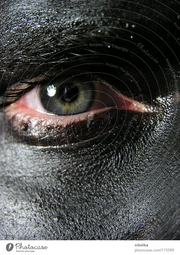 Herr G. Farbfoto Studioaufnahme Nahaufnahme Reflexion & Spiegelung Blick Blick in die Kamera Haut Gesicht Kosmetik maskulin Mann Erwachsene Auge 1 Mensch